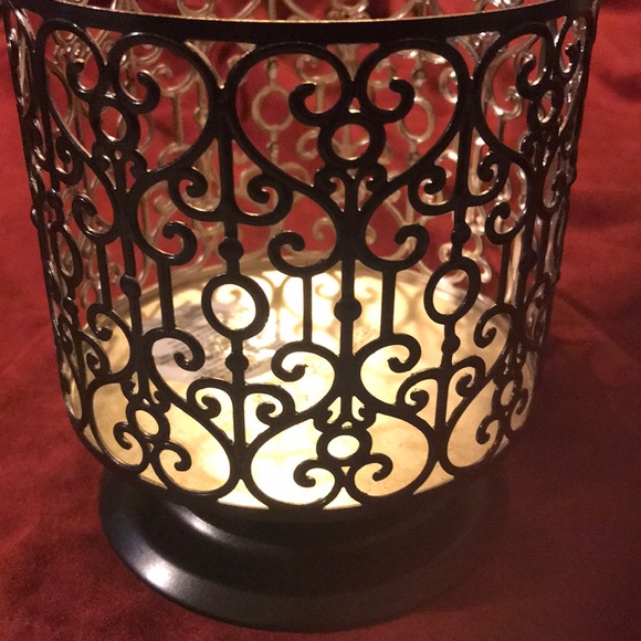 ✨HOST PICK✨ 💕BRAND NEW NEVER USED Bath & Body Works Beautiful Candle Holder💕 - Picture 3 of 5